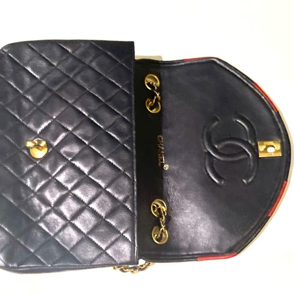 Chanel Vintage Navy & Red Quilted Lambskin Purse & Chain. Great look with Denim - Picture 8 of 11